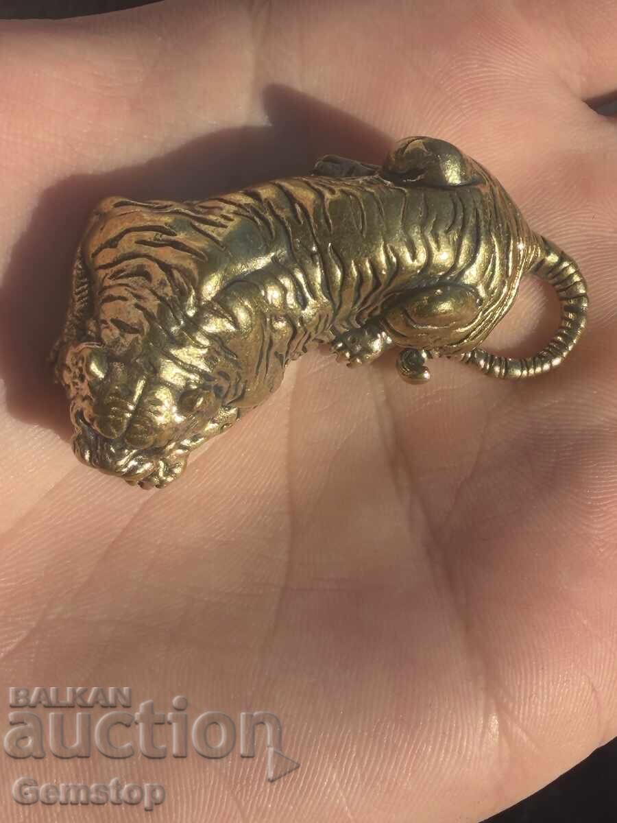 Δημοπρασία ΒΖΤ! 35 γραμμάρια στυλιζαρισμένη χάλκινη φιγούρα τίγρη από 1 st! Δημοπρασία ΒΖΤ! 35 γραμμάρια στυλιζαρισμένη χάλκινη φιγούρα τίγρη από 1 st!