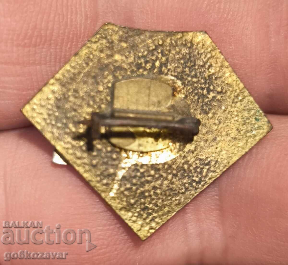 NRB USSR LENIN/DIMITROV ETERNAL FRIENDSHIP BADGE with price 5.00 BGN | € 2.56