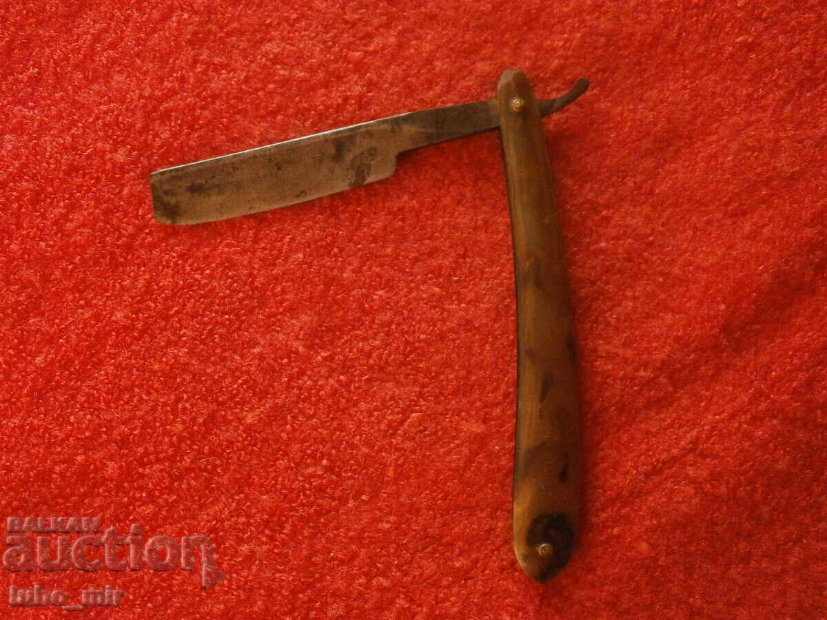 Auction  OLD RAZOR - HORN SCALES