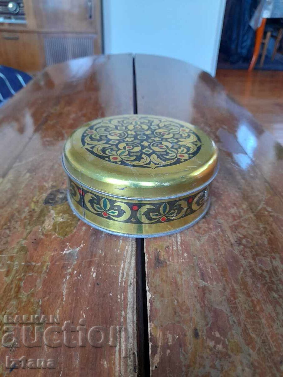 An old box of TAHAN HALVA with price 32.00 BGN | € 16.36 An old box of TAHAN HALVA with price 32.00 BGN | € 16.36