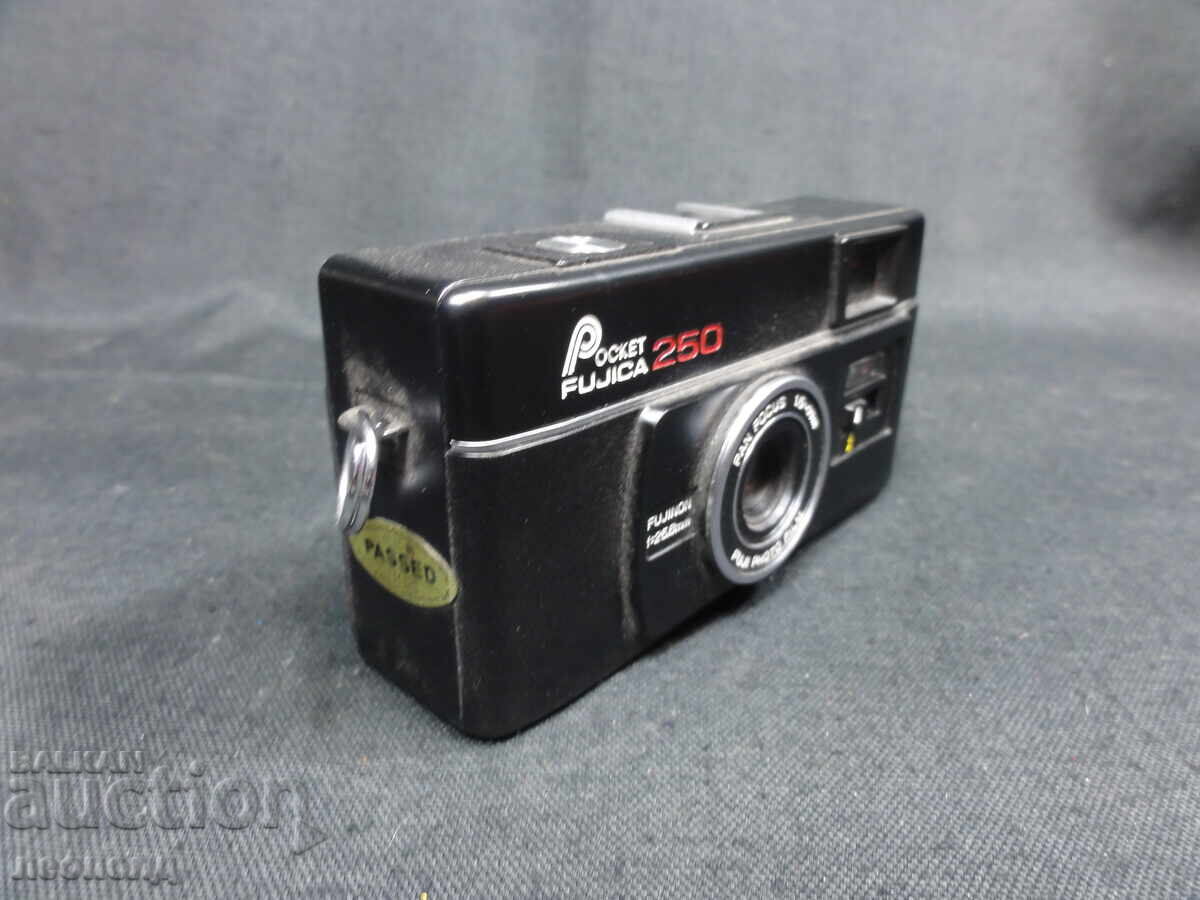 Licitație BZTS STAR RETRO APARAT FOTO CU FILM POCKET FUJICA 250 Licitație BZTS STAR RETRO APARAT FOTO CU FILM POCKET FUJICA 250