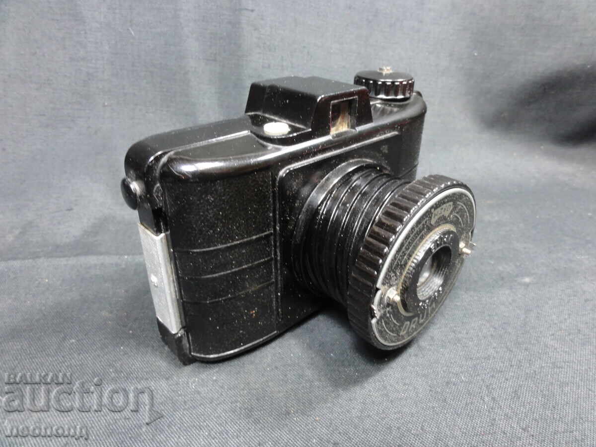 BZTs STAR RETRO SOCIAL POLISH BAKELITE LENS CAMERA DRUH with price 16.00 BGN | € 8.18 BZTs STAR RETRO SOCIAL POLISH BAKELITE LENS CAMERA DRUH with price 16.00 BGN | € 8.18