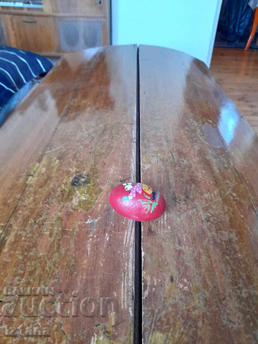 Old wooden egg Old wooden egg