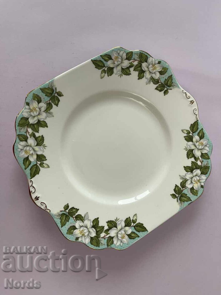 A beautiful porcelain platter with price 11.90 BGN | € 6.08 A beautiful porcelain platter with price 11.90 BGN | € 6.08