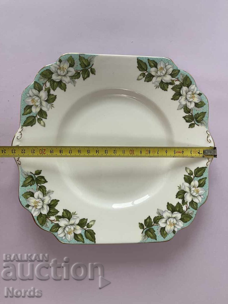 A beautiful porcelain platter - 6 A beautiful porcelain platter - 6