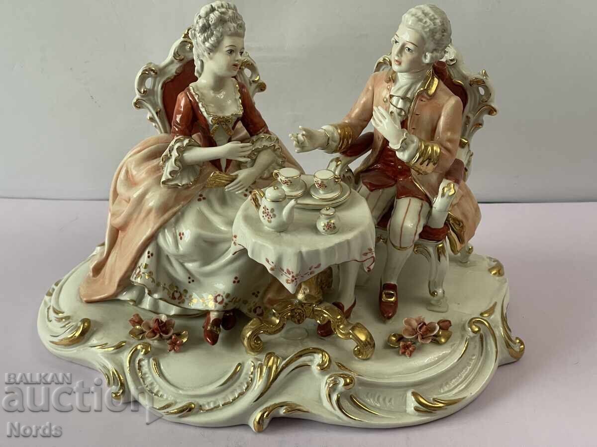 Πορσελάνινο ειδώλιο με τιμή 23.00 BGN | € 11.76 Πορσελάνινο ειδώλιο με τιμή 23.00 BGN | € 11.76