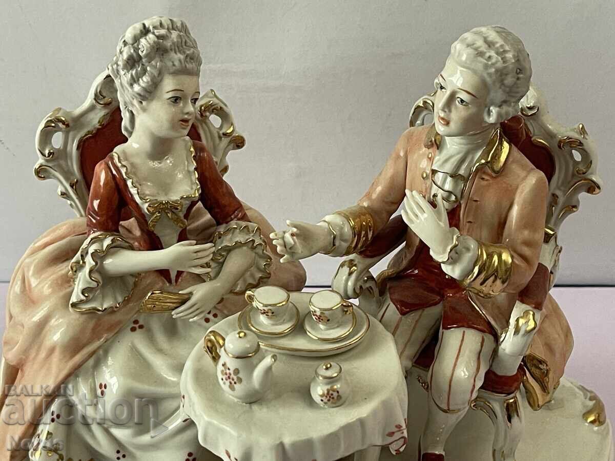 Δημοπρασία Πορσελάνινο ειδώλιο Δημοπρασία Πορσελάνινο ειδώλιο