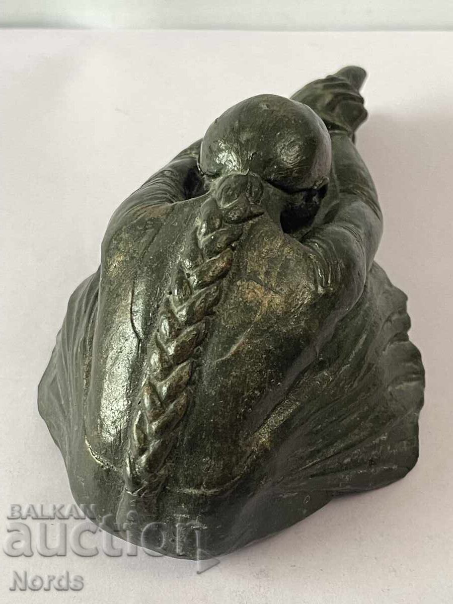 Παράδοση Φιγούρα κοριτσιού