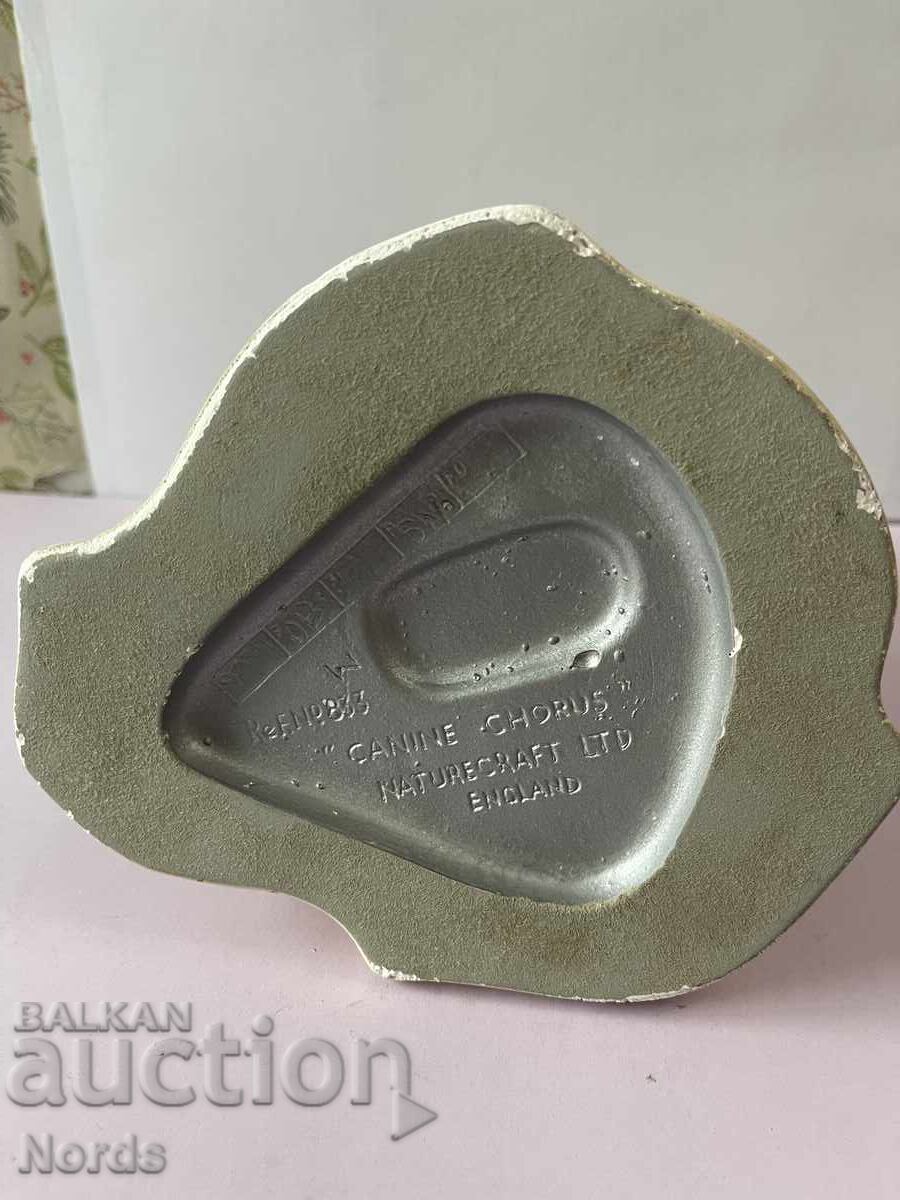 Auction Figurine "Violinist with Dogs" Auction Figurine "Violinist with Dogs"