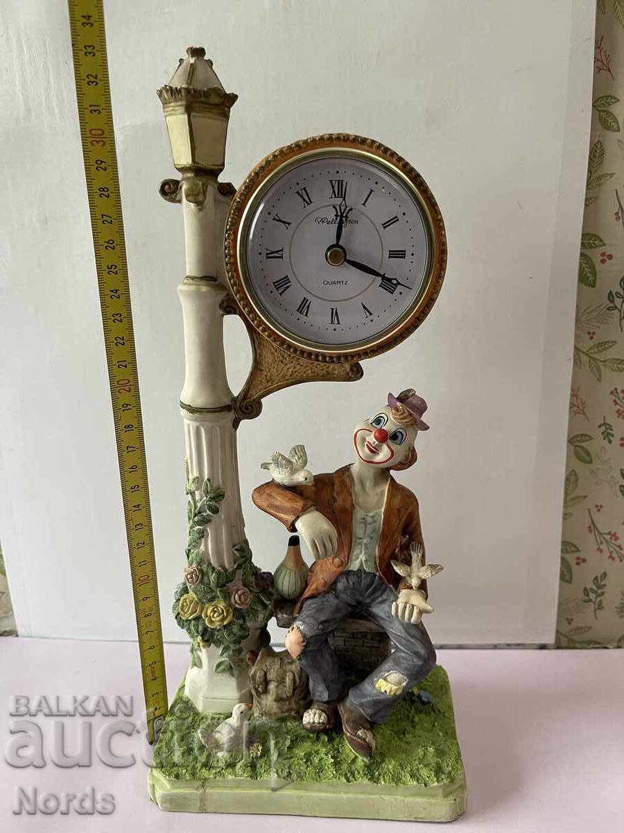 Clown Watch with Doves - 6 Clown Watch with Doves - 6