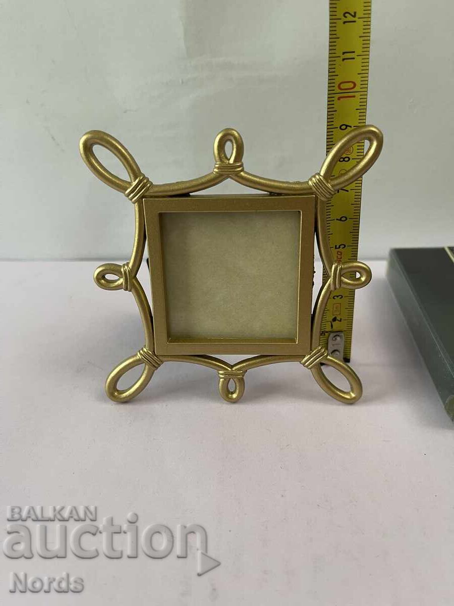 Παράδοση Μεταλλικό πλαίσιο για φωτογραφίες