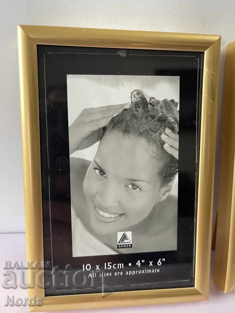 Μεταλλικές κορνίζες με τιμή 1.62 BGN | € 0.83