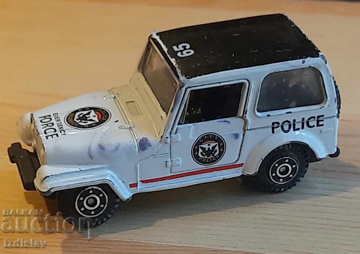 Auction  Collectible metal car, China