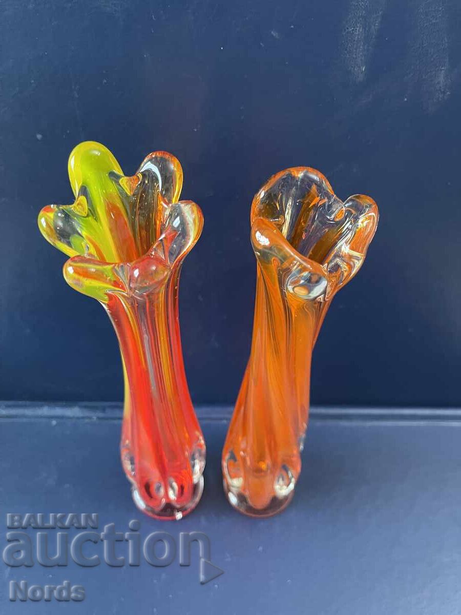 Аукцион Вази от цветно стъкло