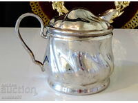 Cană de lapte argintată, relief Art Nouveau