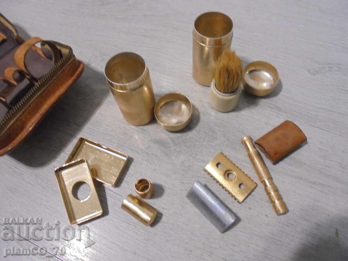 №8351 Vintage travel toiletry set (barber set) with price 25.00 BGN | € 12.78 №8351 Vintage travel toiletry set (barber set) with price 25.00 BGN | € 12.78