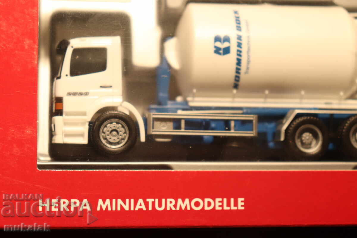 Auction  HERPA H0 1/87 MERCEDES ATEGO CEMENT TRUCK MODEL