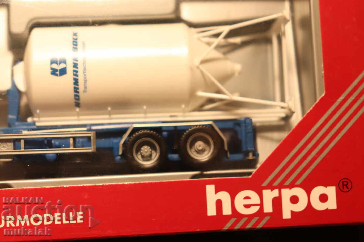Delivery of HERPA H0 1/87 MERCEDES ATEGO CEMENT TRUCK MODEL