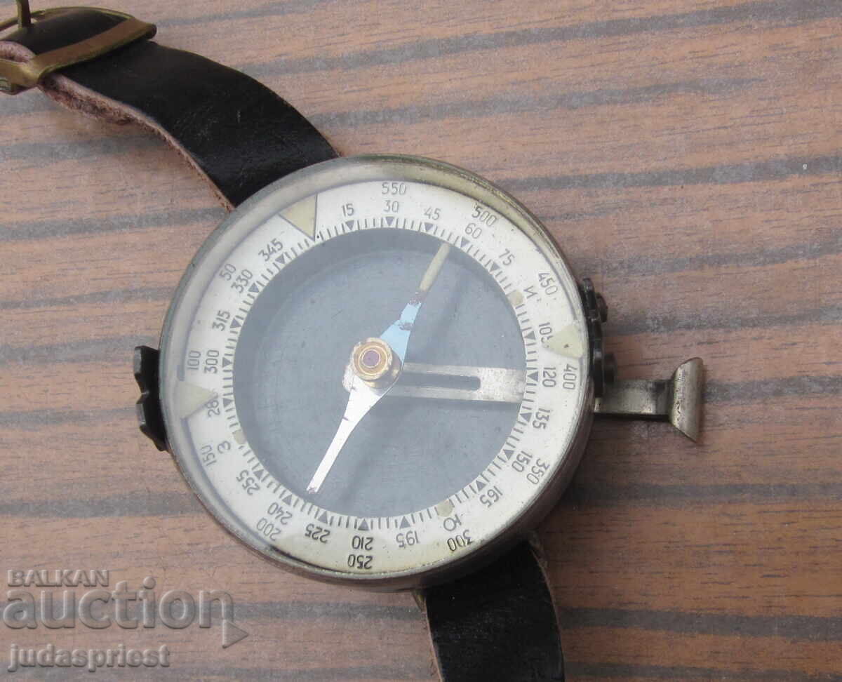 Δημοπρασία Παλιός Βουλγαρικός στρατιωτικός χειροκίνητος πυξίδα από την κομμουνιστική εποχή Δημοπρασία Παλιός Βουλγαρικός στρατιωτικός χειροκίνητος πυξίδα από την κομμουνιστική εποχή