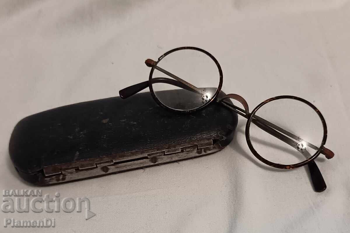 Vintage - Antique Glasses - 6 Vintage - Antique Glasses - 6