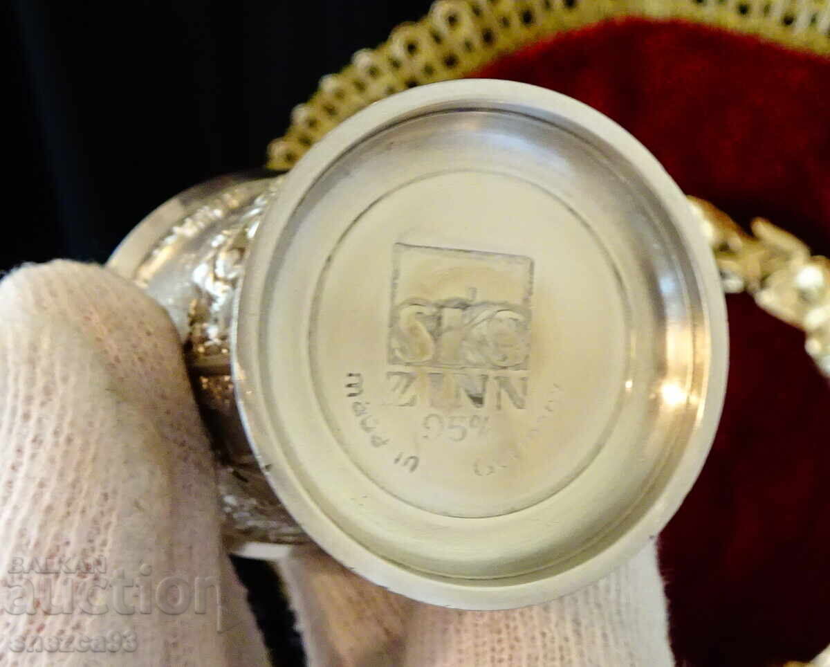 Калаена чаша за ракия,рицар,оръженосец,алебарди. - 7