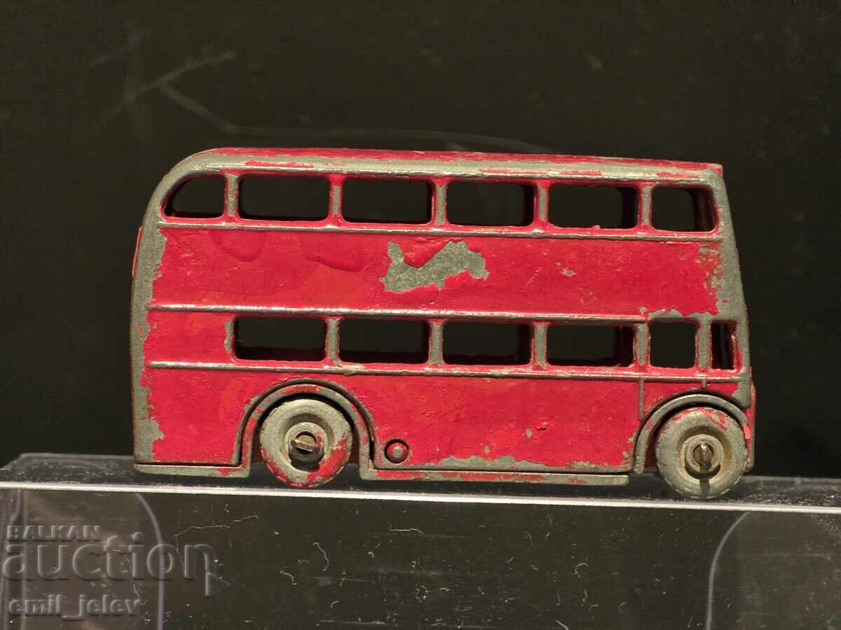 Matchbox Lesney No 5B Autobuz etajat 1957-1959 god cu preț 14.99 BGN | € 7.66 Matchbox Lesney No 5B Autobuz etajat 1957-1959 god cu preț 14.99 BGN | € 7.66