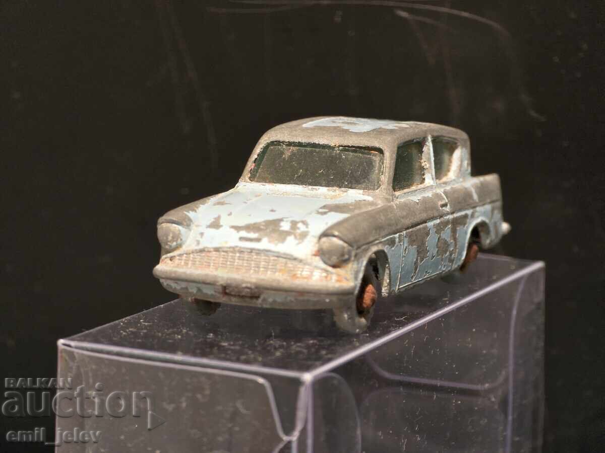 Auction  Matchbox Lesney No. 7B Ford Anglia 1961-1966