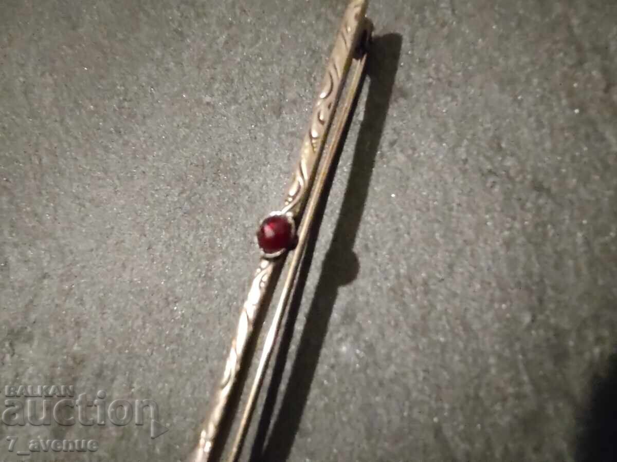 Брошка с позлата стара, с естествен камък Гранат  7.11.2025