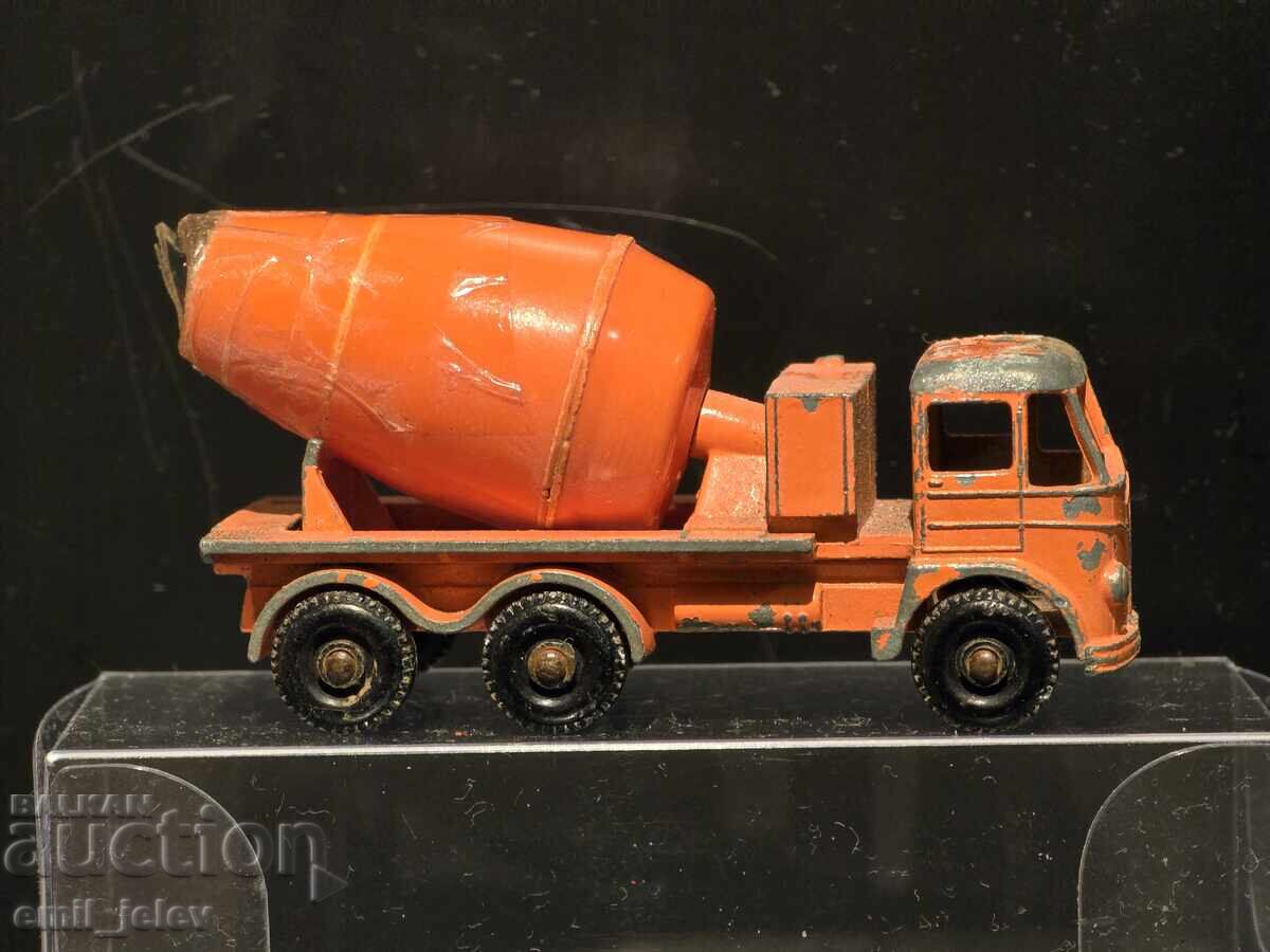 Matchbox Lesney No. 26B Foden Cement Mixer 1961-1967 with price 9.99 BGN | € 5.11