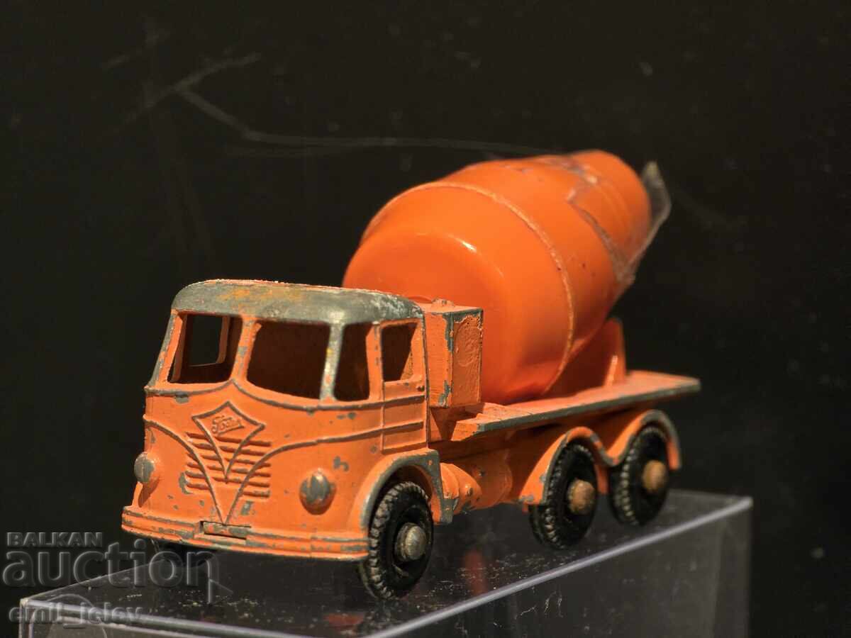 Auction  Matchbox Lesney No. 26B Foden Cement Mixer 1961-1967