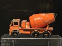 Matchbox Lesney No. 26B Foden Cement Mixer 1961-1967
