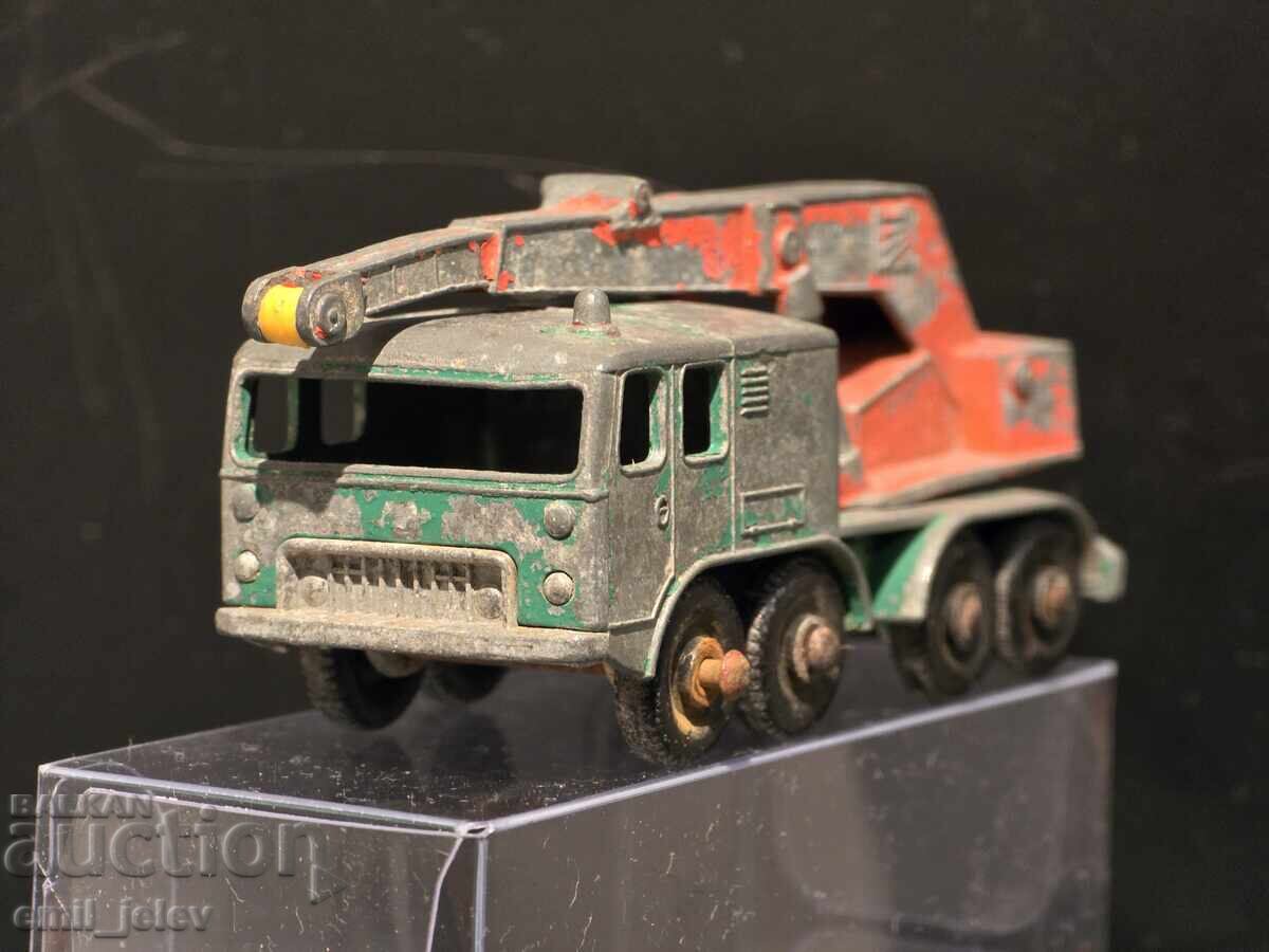 Auction LESNEY Matchbox-30C 8 Wheel Crane 1965 Auction LESNEY Matchbox-30C 8 Wheel Crane 1965