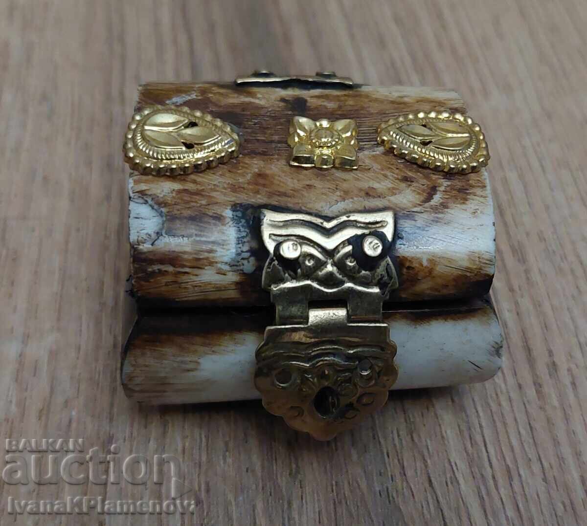 Bone box for connoisseurs Bone box for connoisseurs