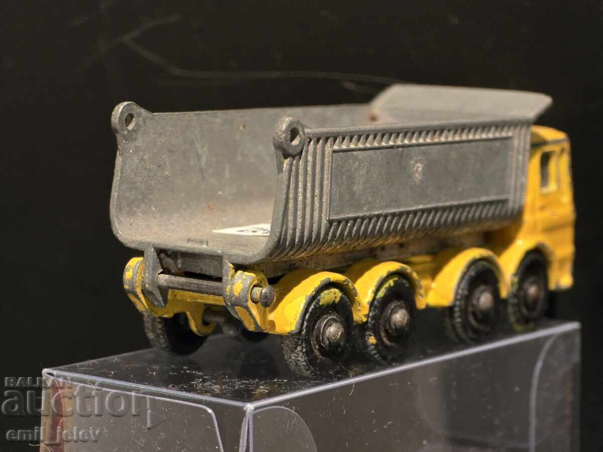 Delivery of LESNEY Matchbox-51C 8 Wheel Tipper 1969 Delivery of LESNEY Matchbox-51C 8 Wheel Tipper 1969