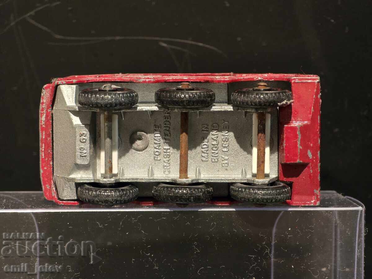 Matchbox Lesney No. 63B Foamite Crash Tender 1963-1967 - 6