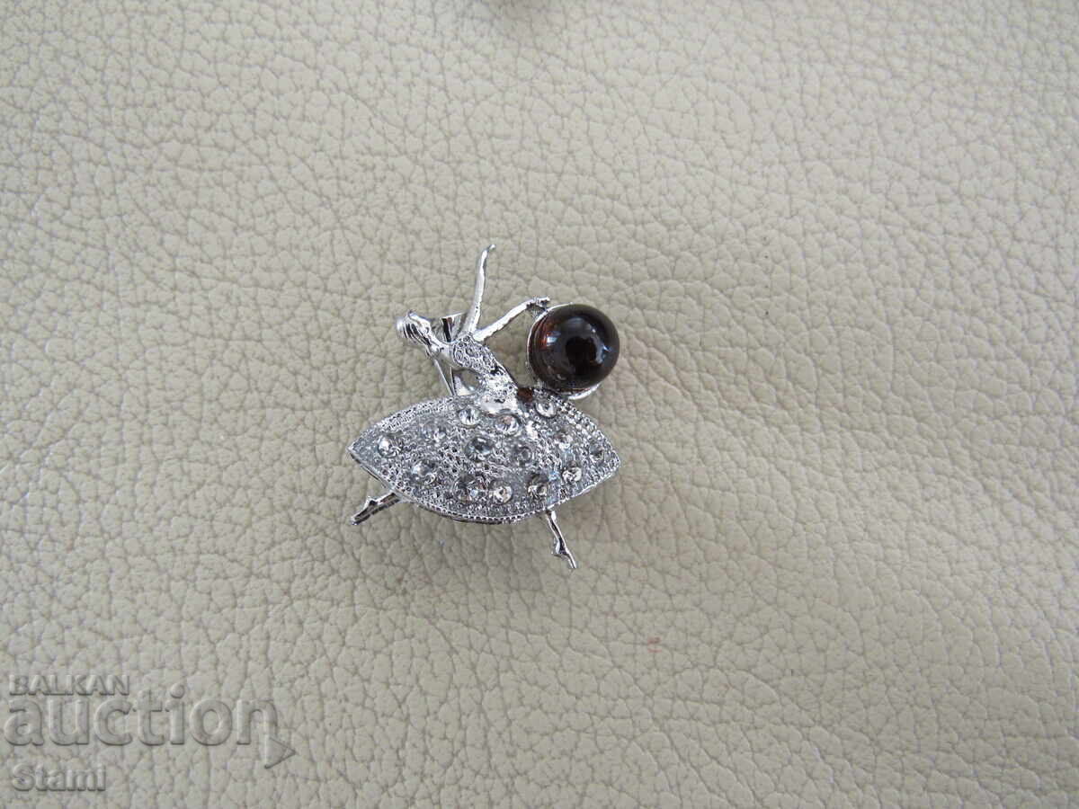 Брошка-балерина от първокласен балтийски кехлибар с цена 34.00 лв. | € 17.38