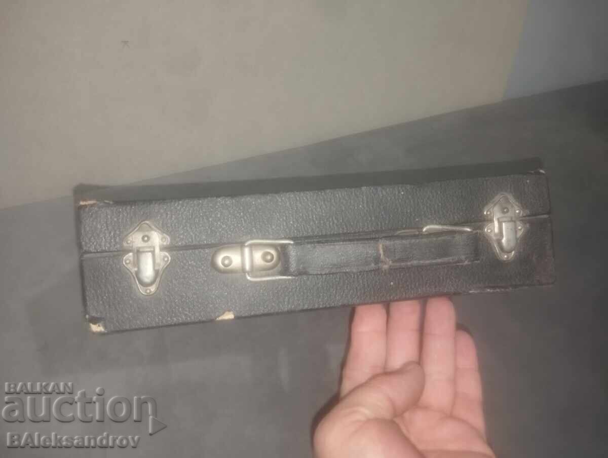 Set of shellac records with original case - 7