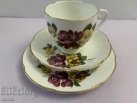 Όμορφο αγγλικό τριπλό σετ τσαγιού