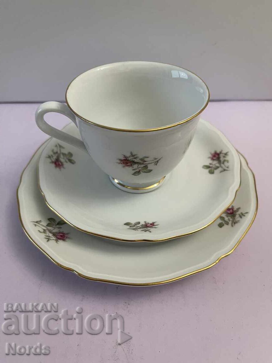 Δημοπρασία Πορσελάνινο τριπλό σετ τσαγιού με σήμανση