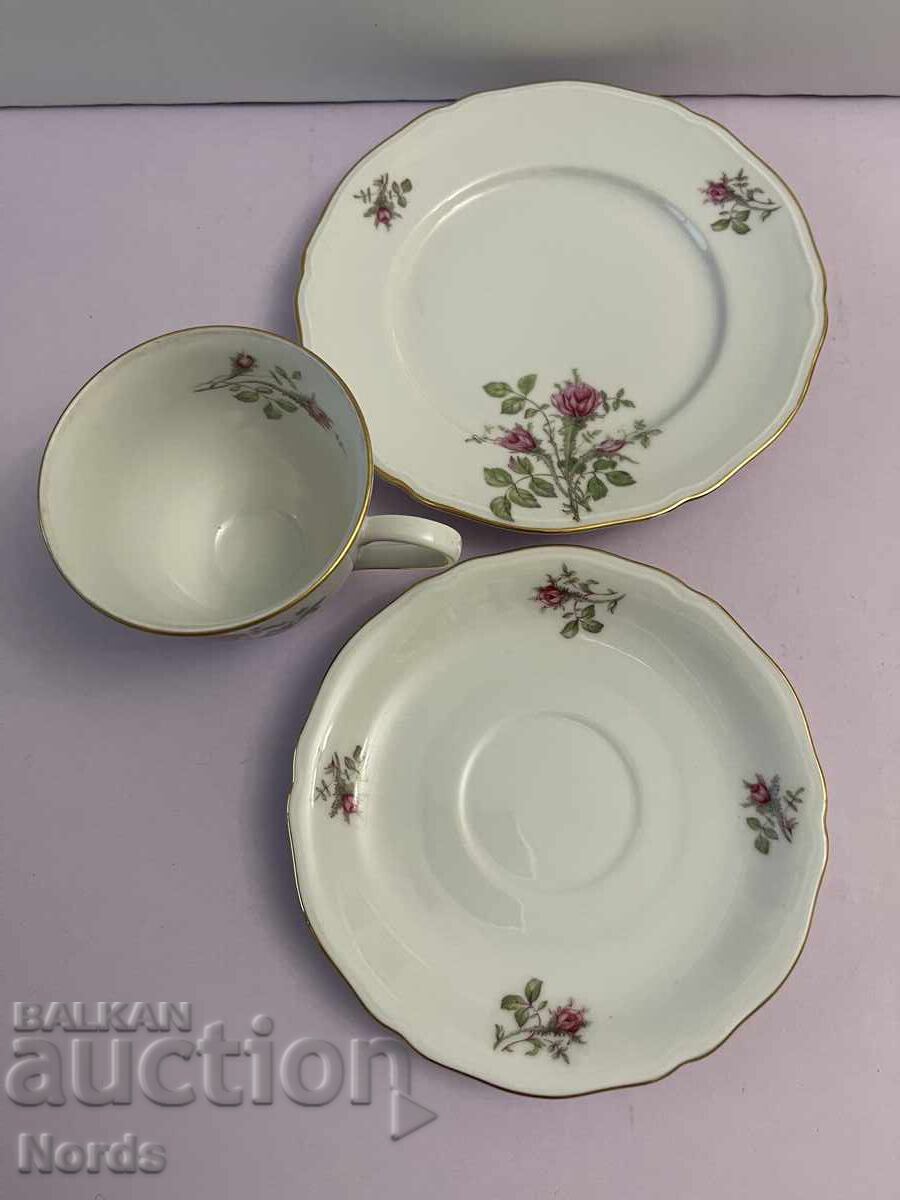 Δημοπρασία Πορσελάνινο τριπλό σετ τσαγιού με σήμανση