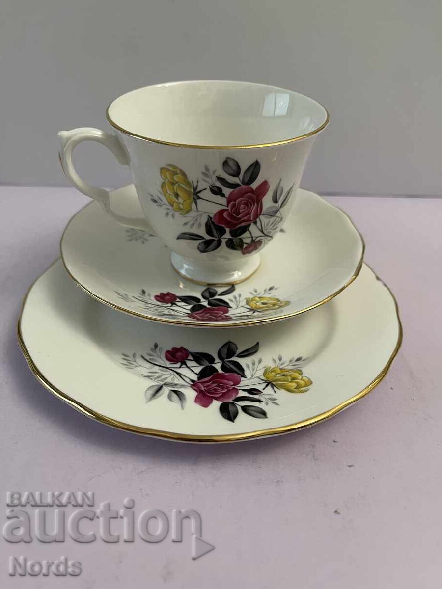 Αγγλικό τριπλό σετ τσαγιού με τιμή 13.01 BGN | € 6.65 Αγγλικό τριπλό σετ τσαγιού με τιμή 13.01 BGN | € 6.65