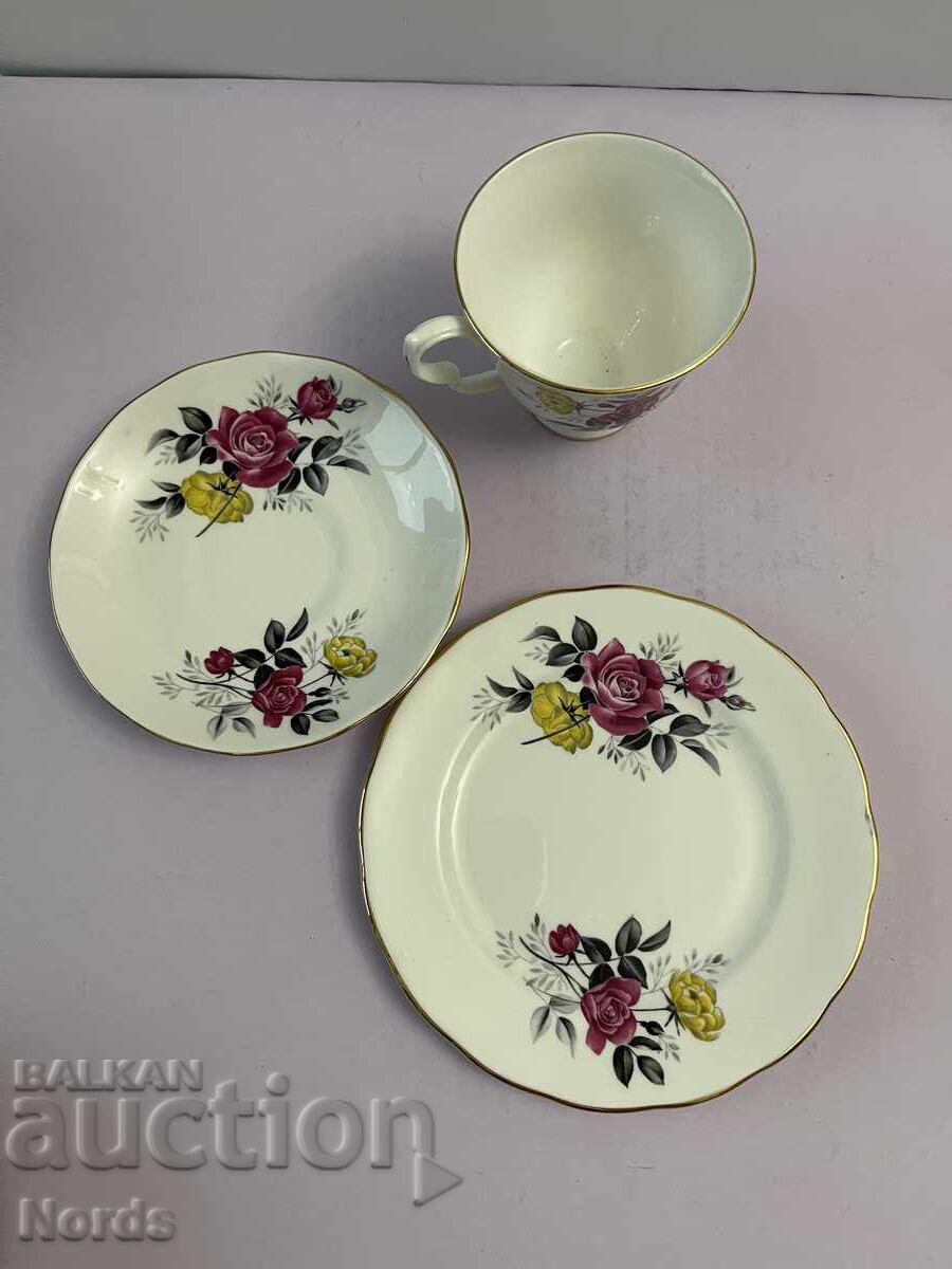 Δημοπρασία Αγγλικό τριπλό σετ τσαγιού Δημοπρασία Αγγλικό τριπλό σετ τσαγιού