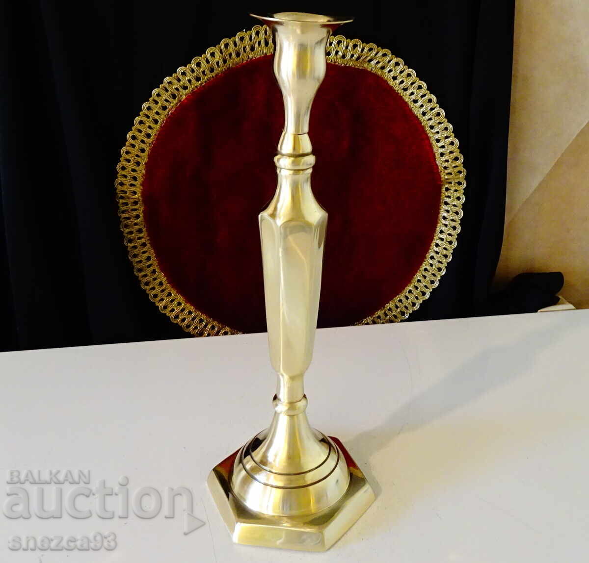 Χάλκινο κηροπήγιο 33 εκ., 1.1 κιλά, Art Deco με τιμή 49.00 BGN | € 25.05