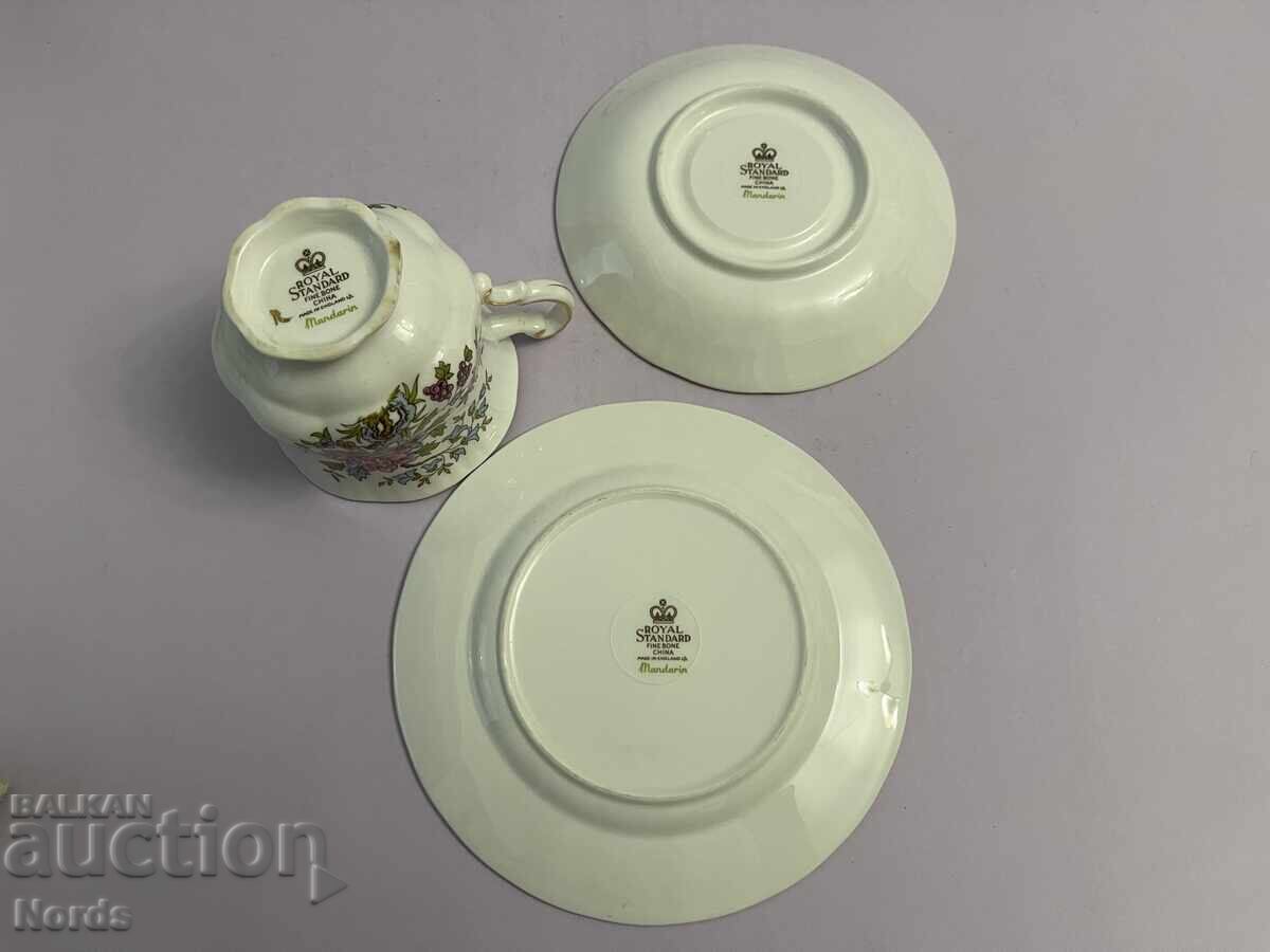 Δημοπρασία Βασιλικό σετ τριών τεμαχίων για τσάι Δημοπρασία Βασιλικό σετ τριών τεμαχίων για τσάι