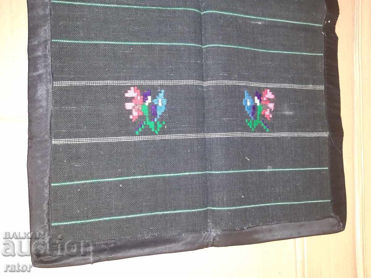 Αυθεντική μάλλινη ποδιά, κοστούμι με τιμή 6.99 BGN | € 3.57 Αυθεντική μάλλινη ποδιά, κοστούμι με τιμή 6.99 BGN | € 3.57