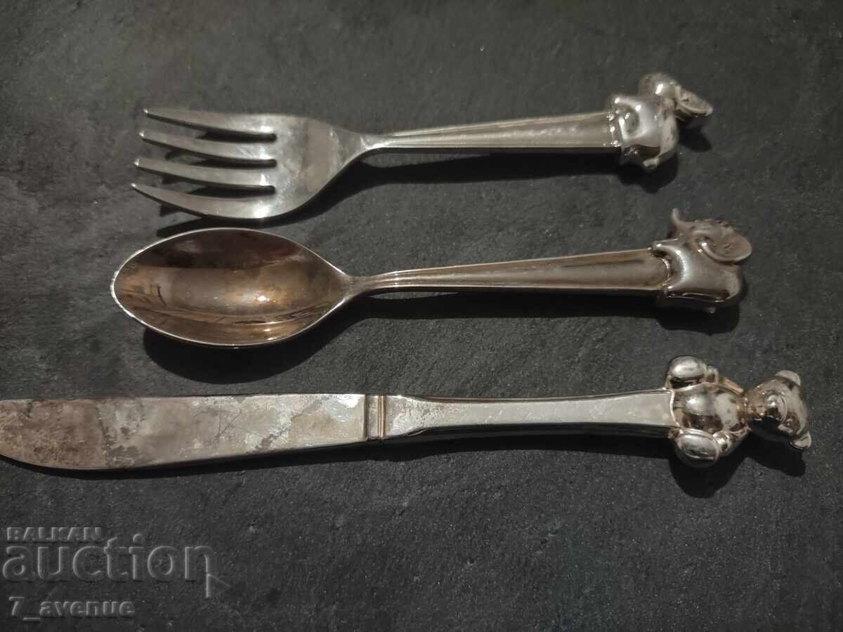 Детски прибори, нож, вилица, лъжица  8.11..25 с цена 69.00 лв. | € 35.28