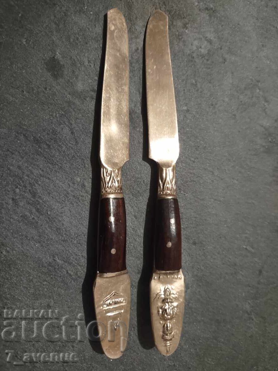 Auction  Cutlery, two knives, for butter, cheese....8.11..25