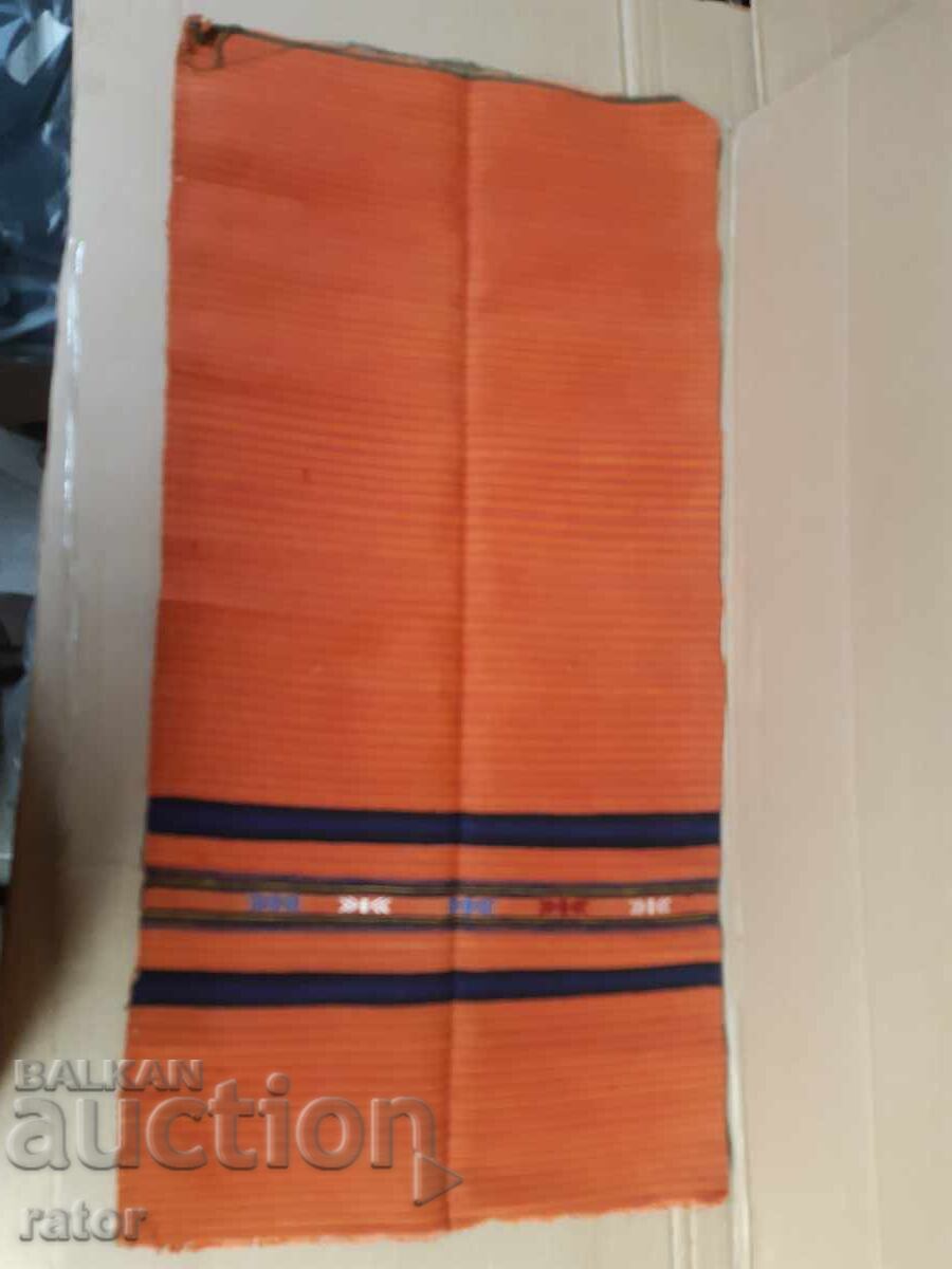 Αυθεντική υφαντή ποδιά, κοστούμι