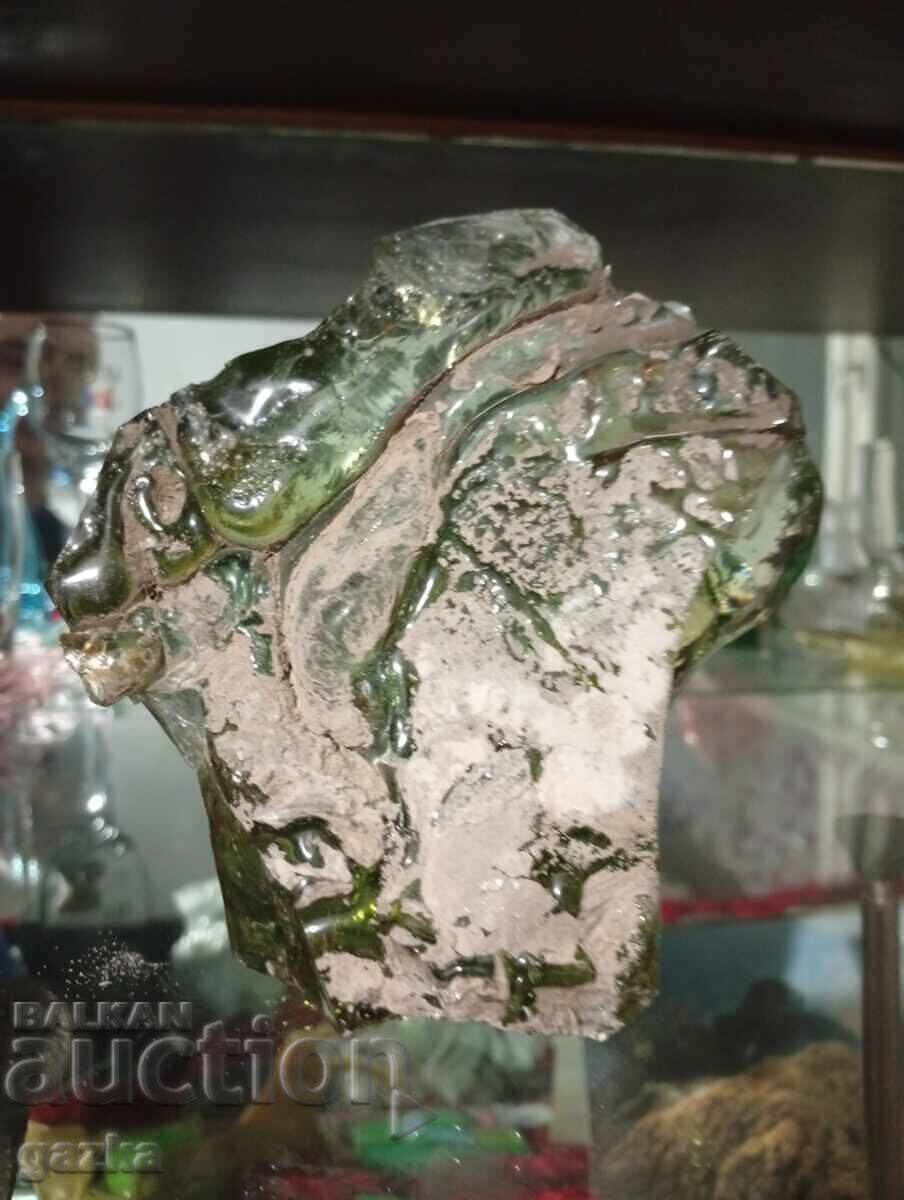 Mineral cu preț 1800.00 BGN | € 920.33 Mineral cu preț 1800.00 BGN | € 920.33