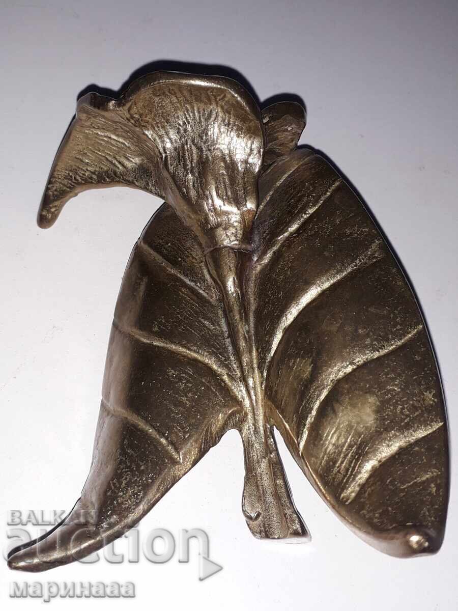 Licitație DESIGNER MASIV DE SFEȘNIC. ALAMĂ